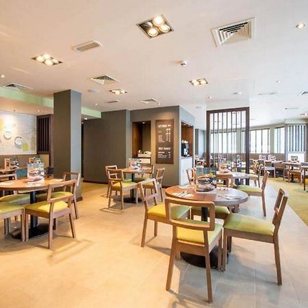 Premier Inn Leek Town Centre Bagian luar foto