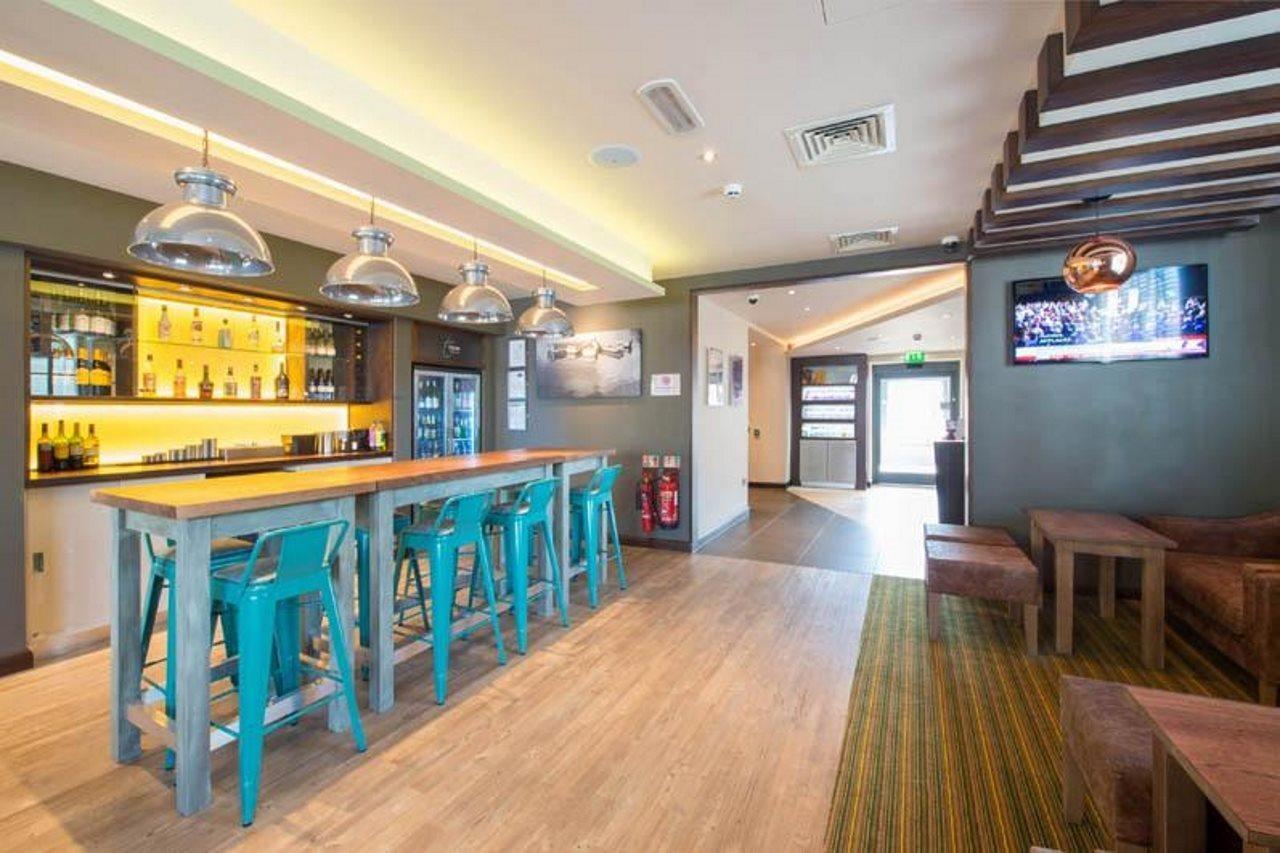 Premier Inn Leek Town Centre Bagian luar foto