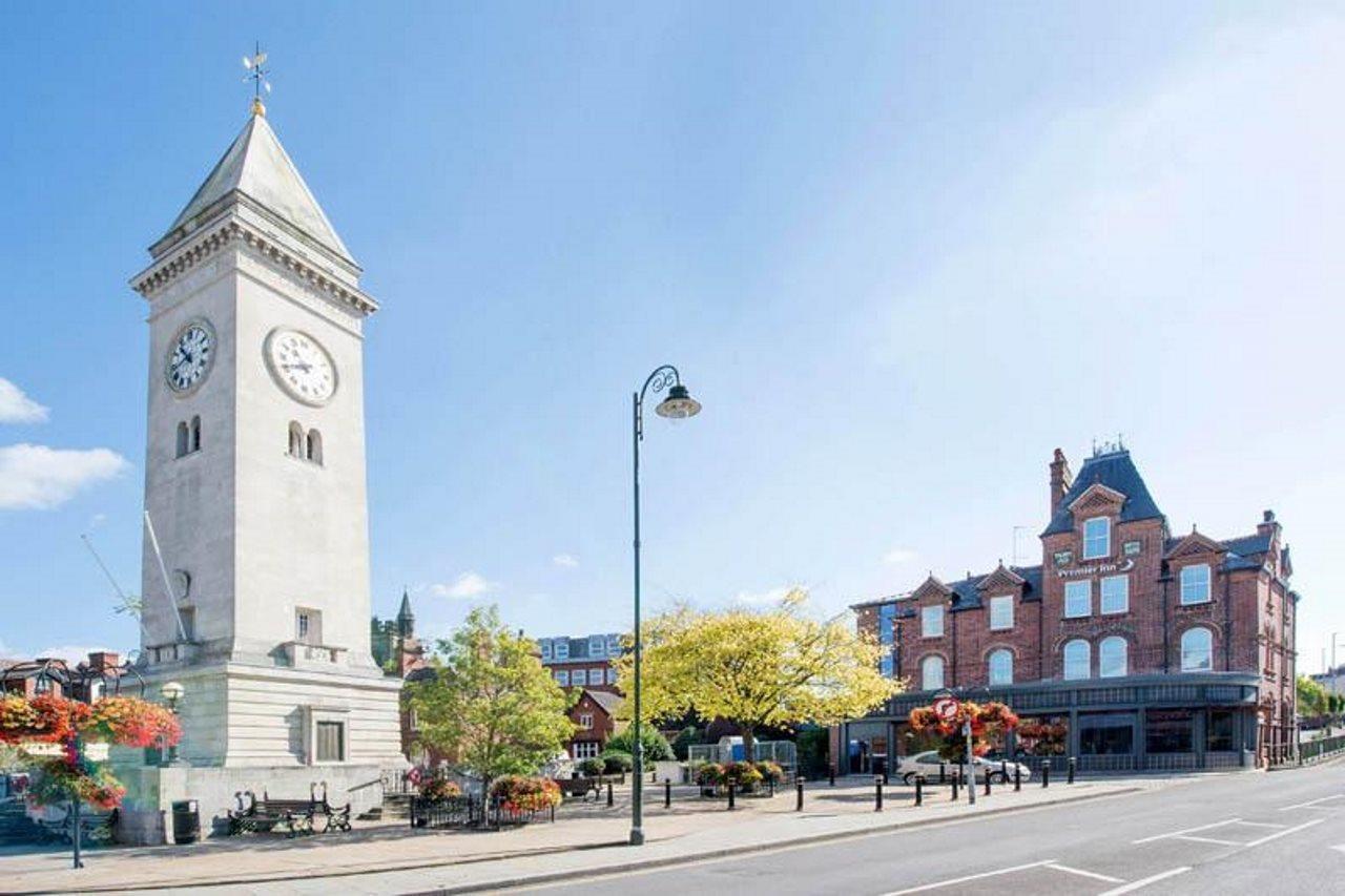 Premier Inn Leek Town Centre Bagian luar foto