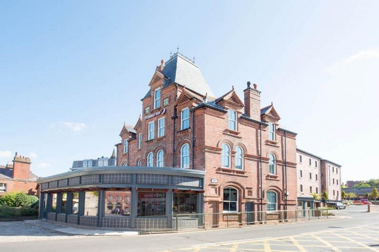 Premier Inn Leek Town Centre Bagian luar foto
